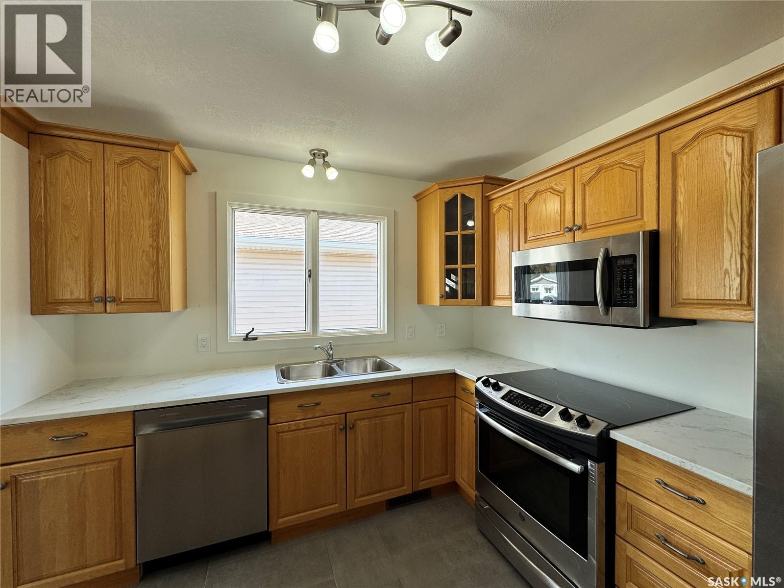218 2nd Avenue E, Biggar, Saskatchewan  S0K 0M0 - Photo 6 - SK050507