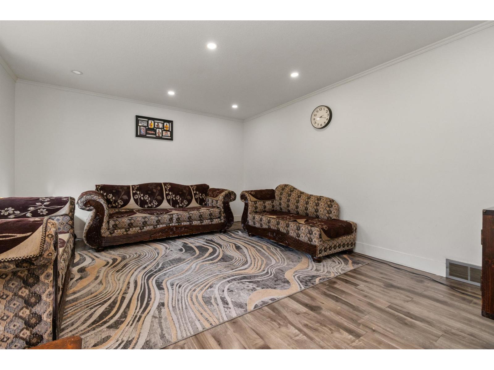 3752 Harwood Crescent, Abbotsford, British Columbia  V2S 7A6 - Photo 3 - R3171817