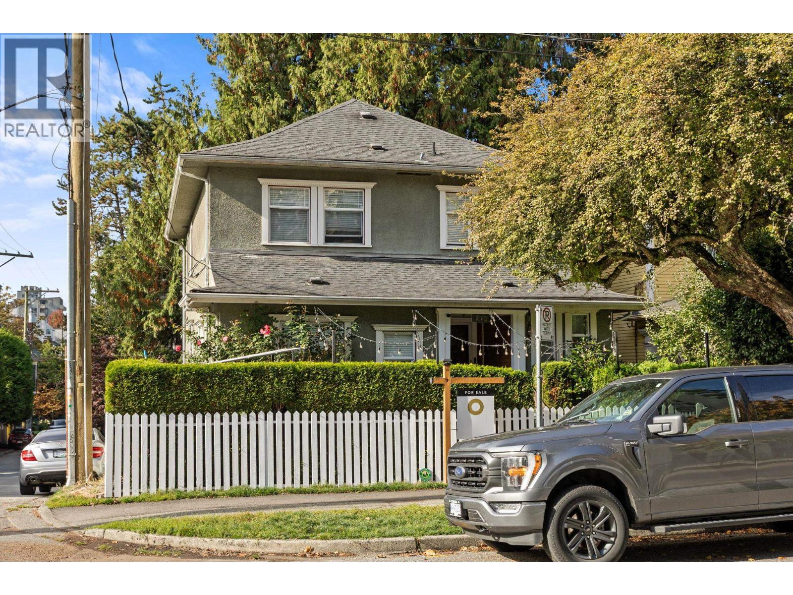 971 NICOLA STREET, Vancouver, British Columbia
