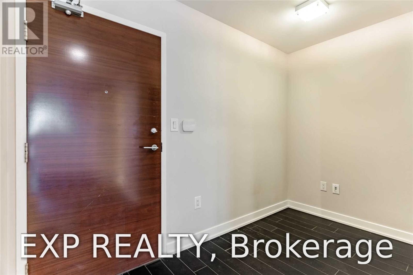 1052 - 10 Capreol Court, Toronto, Ontario  M5V 4B3 - Photo 4 - C13869260