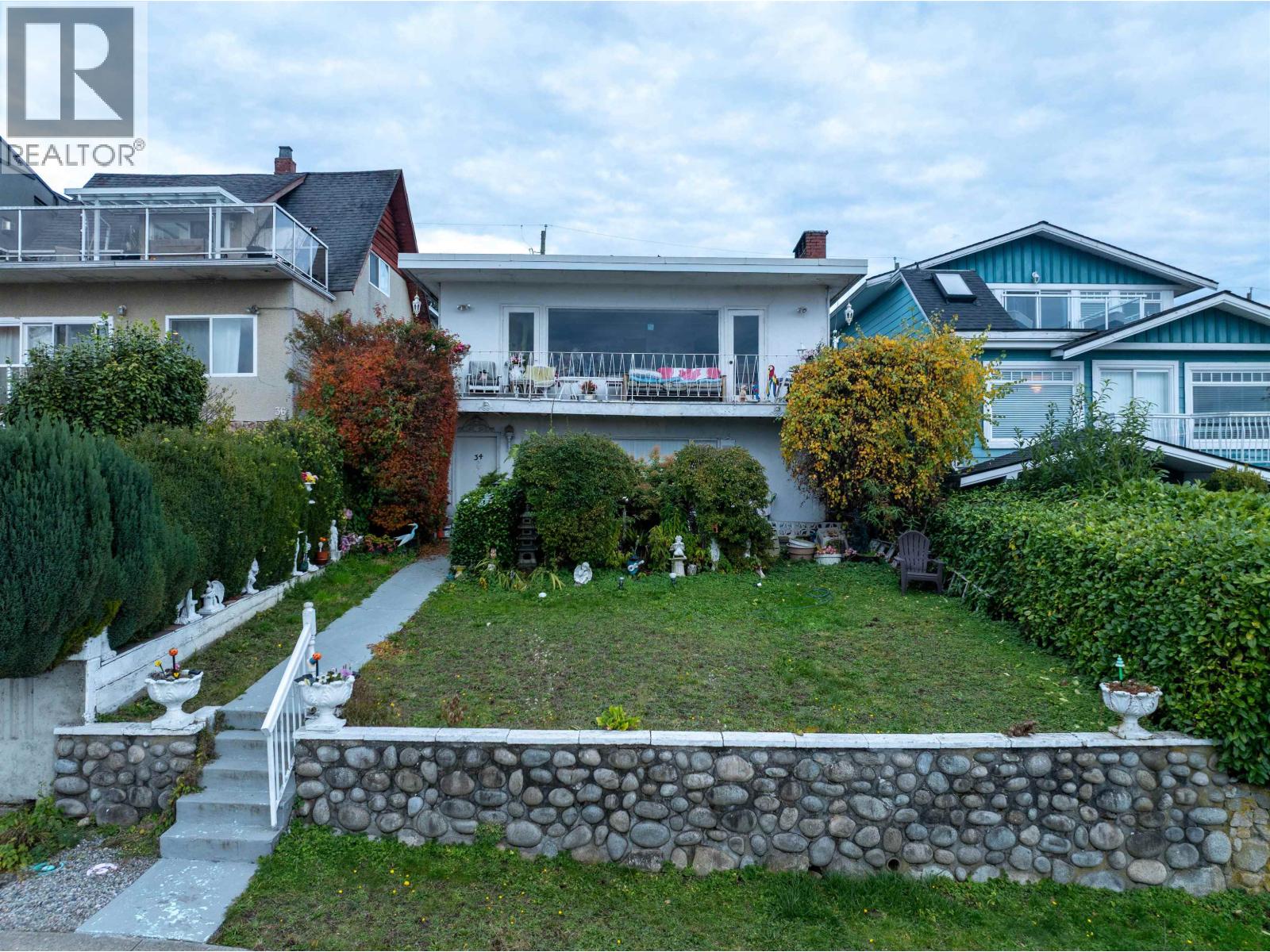 34 N Hythe Avenue, Burnaby, British Columbia  V5B 1G4 - Photo 5 - R3173031