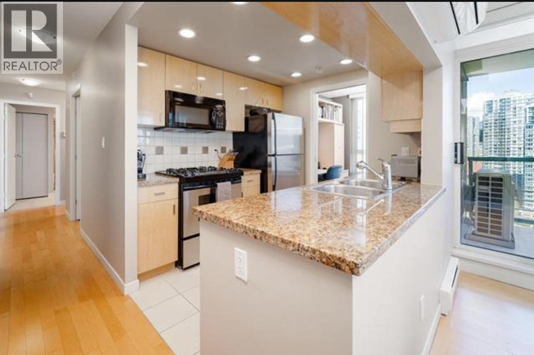 1907 1067 MARINASIDE CRESCENT, Vancouver, British Columbia