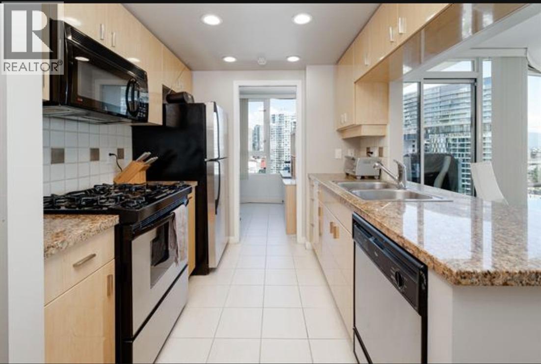 1907 1067 Marinaside Crescent, Vancouver, British Columbia  V6Z 3A4 - Photo 2 - R3173010