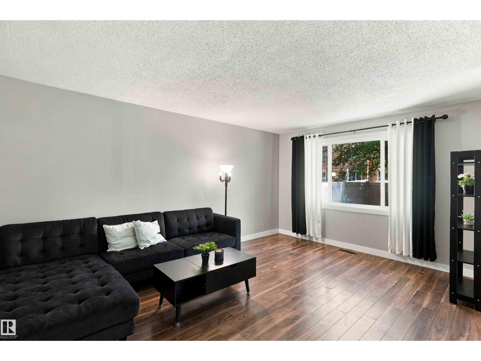 132 LONDONDERRY SQUARE SQ NW