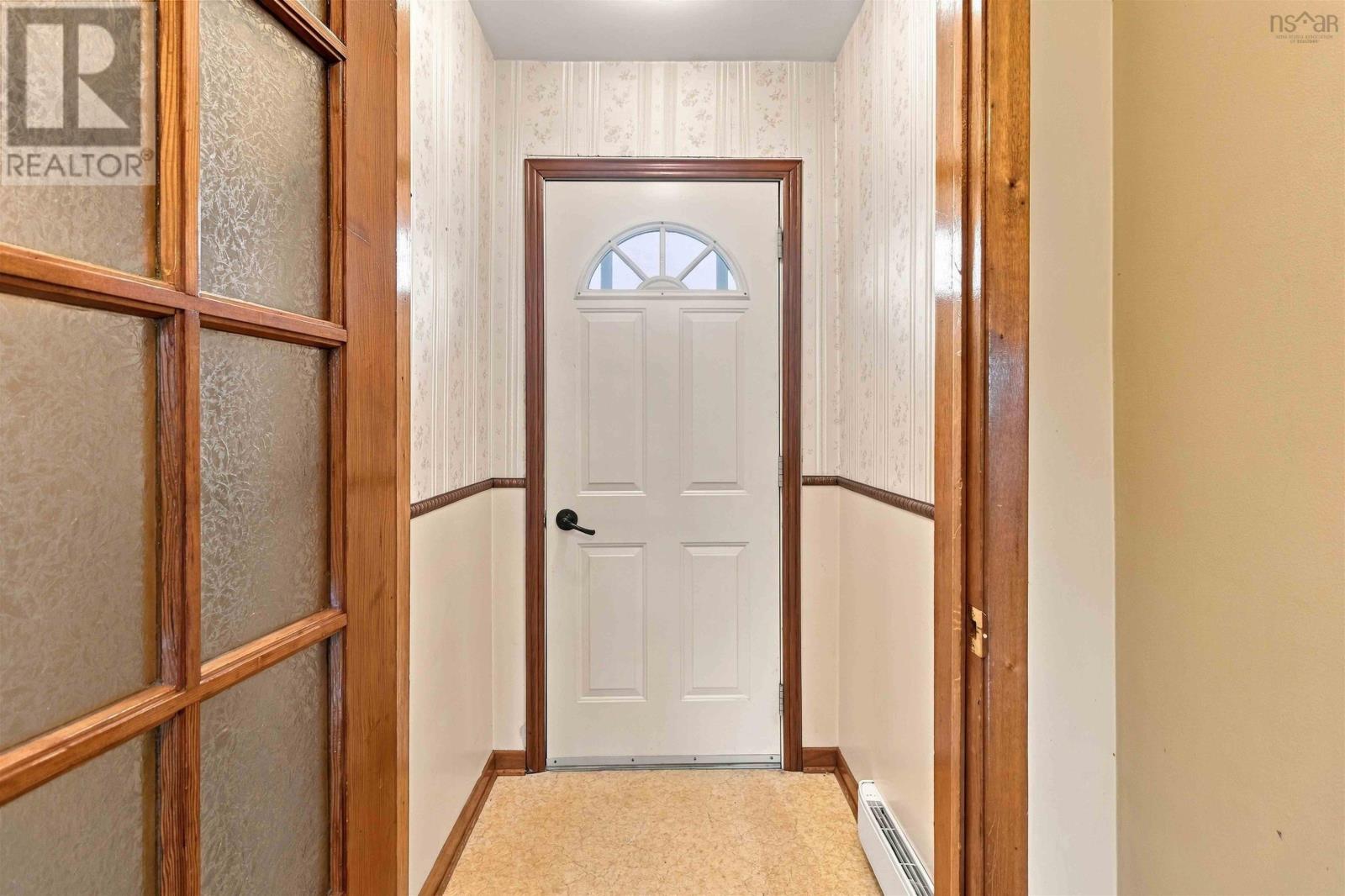 32 Mount Edward Road, Dartmouth, Nova Scotia  B2W 3K4 - Photo 3 - 202625250