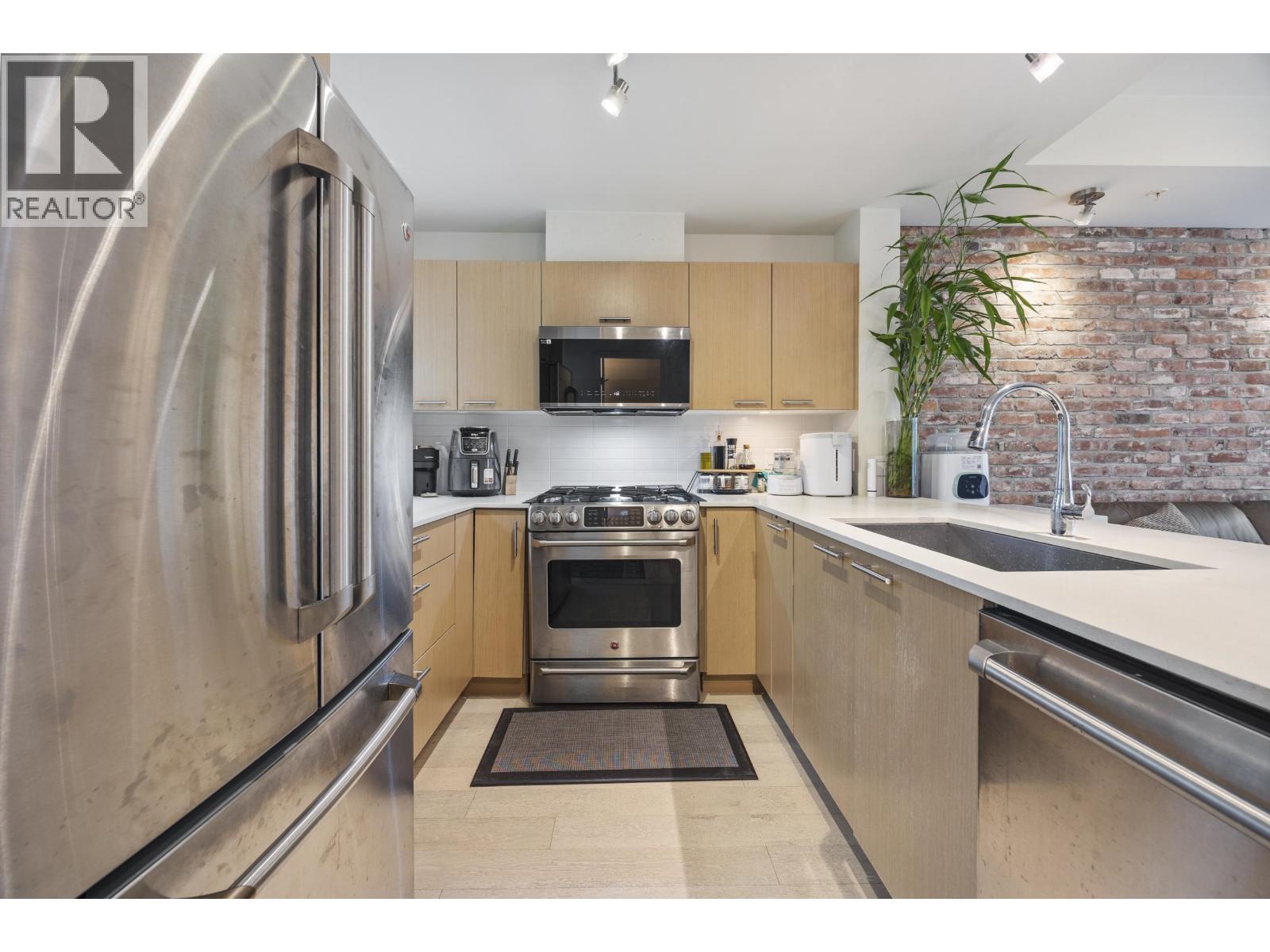 334 95 Moody Street, Port Moody, British Columbia  V3H 0H2 - Photo 2 - R3172532