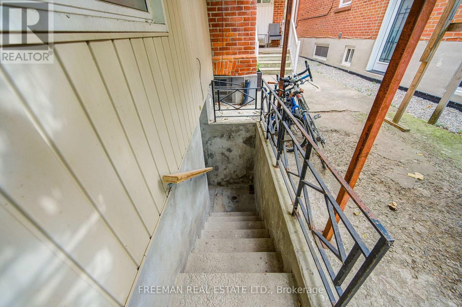 756 Euclid Avenue, Toronto, Ontario  M6G 2V2 - Photo 21 - C13869294