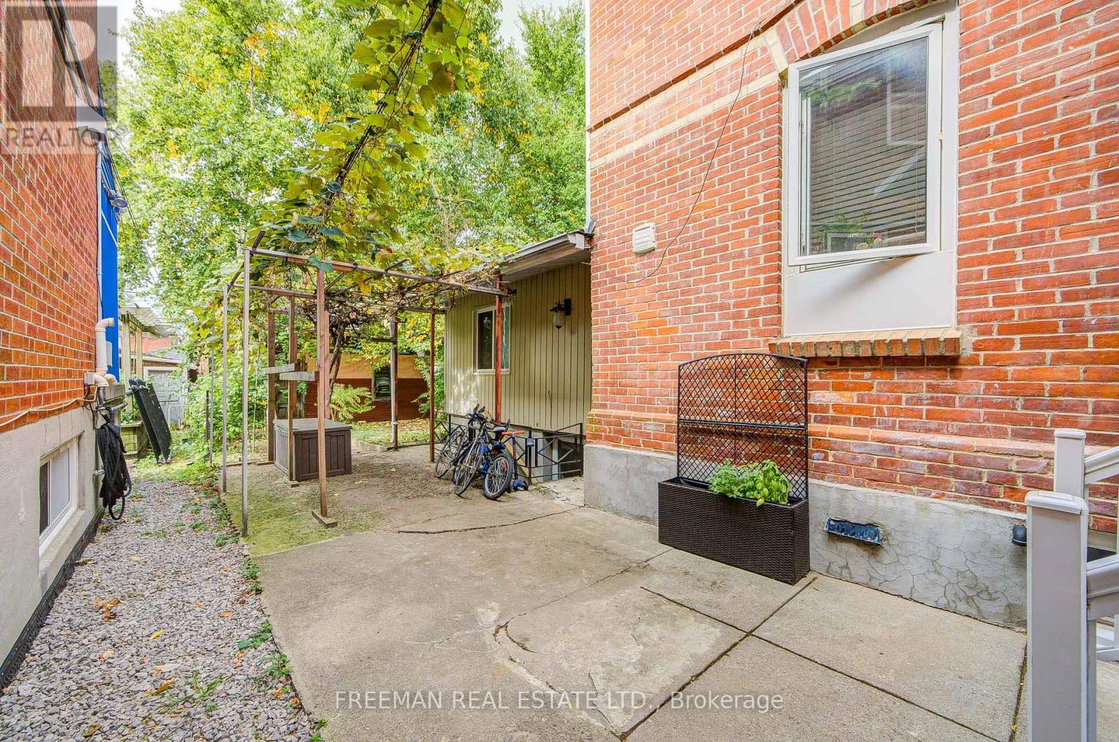 756 Euclid Avenue, Toronto, Ontario  M6G 2V2 - Photo 29 - C13869294