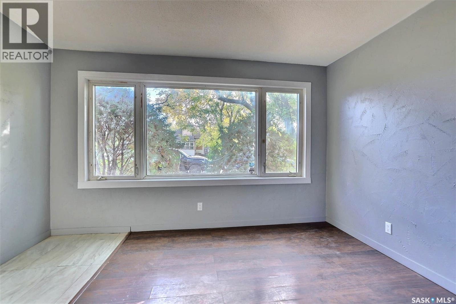 952 Robinson Street, Regina, Saskatchewan  S4T 2M5 - Photo 6 - SK050451