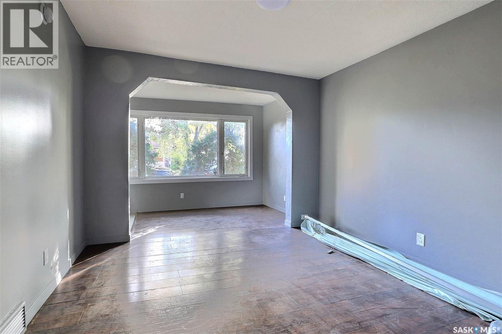 952 Robinson Street, Regina, Saskatchewan  S4T 2M5 - Photo 7 - SK050451