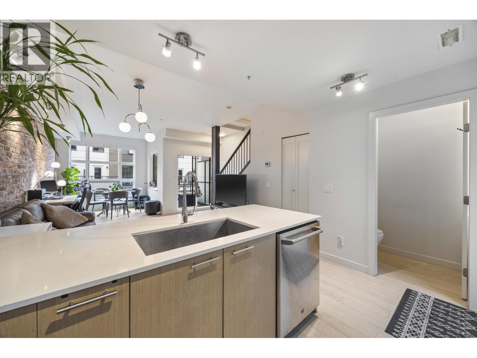 334 95 Moody Street, Port Moody, British Columbia  V3H 0H2 - Photo 3 - R3172532
