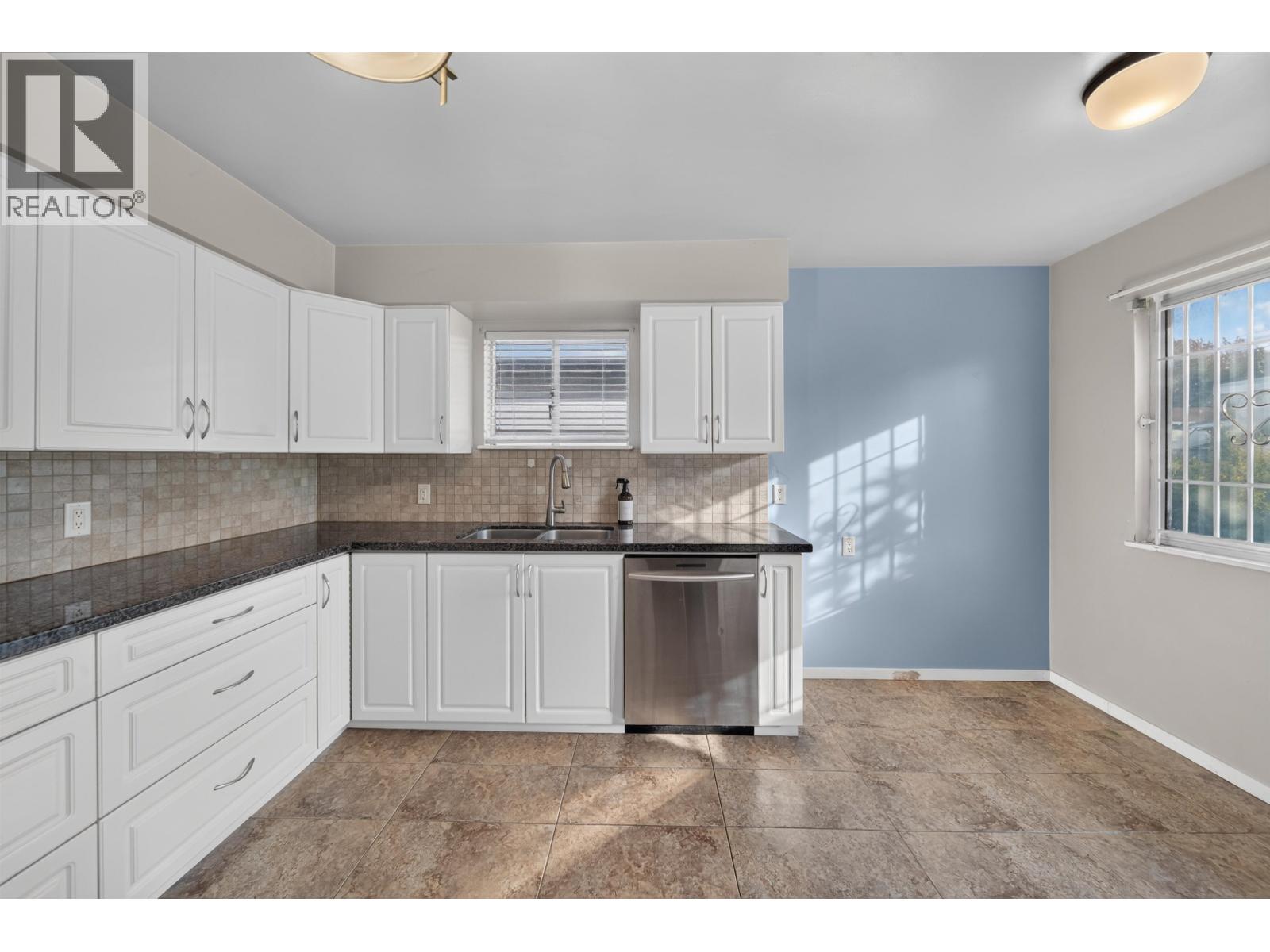5882 Berkeley Street, Vancouver, British Columbia  V5R 3H2 - Photo 12 - R3172216