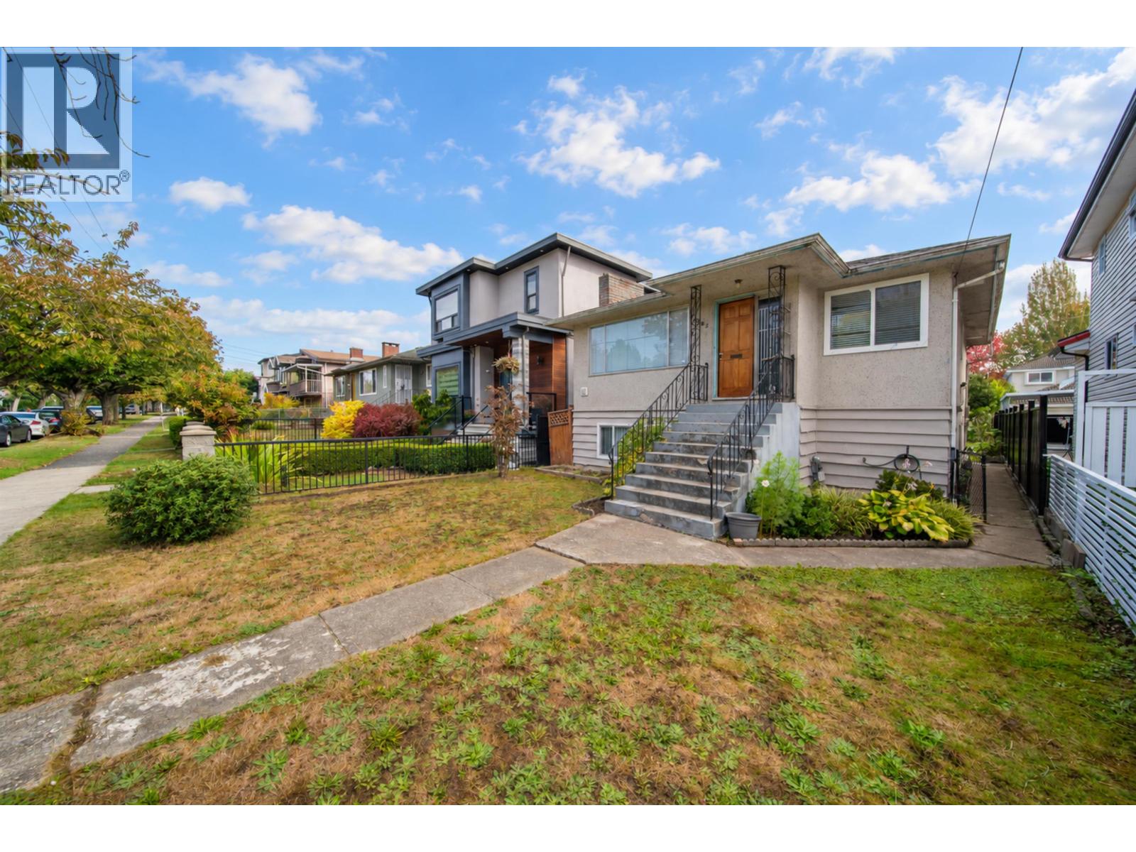 5882 Berkeley Street, Vancouver, British Columbia  V5R 3H2 - Photo 4 - R3172216