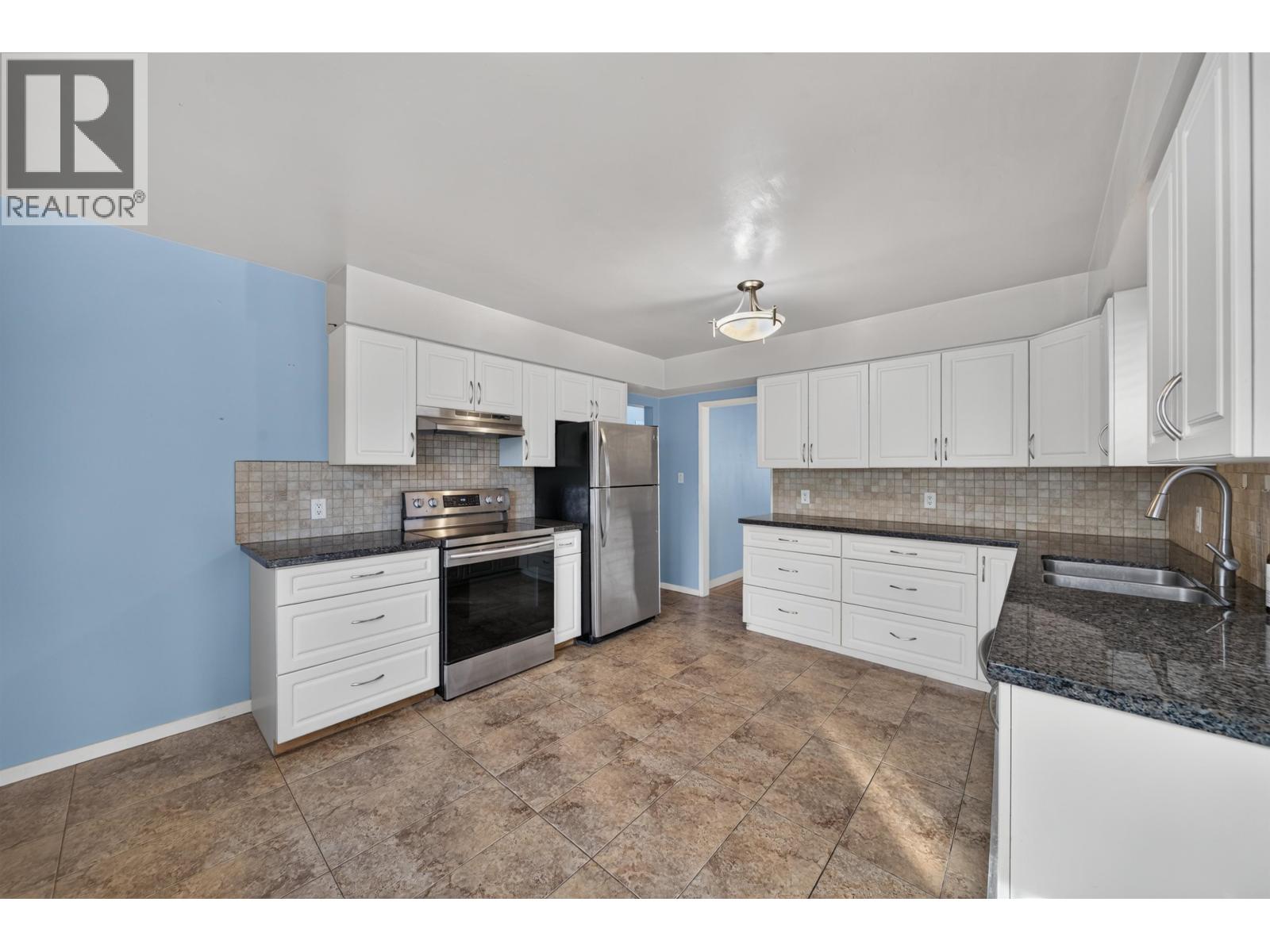 5882 Berkeley Street, Vancouver, British Columbia  V5R 3H2 - Photo 15 - R3172216