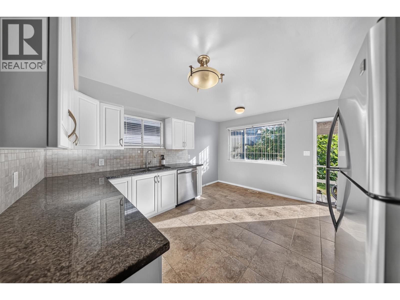5882 Berkeley Street, Vancouver, British Columbia  V5R 3H2 - Photo 16 - R3172216