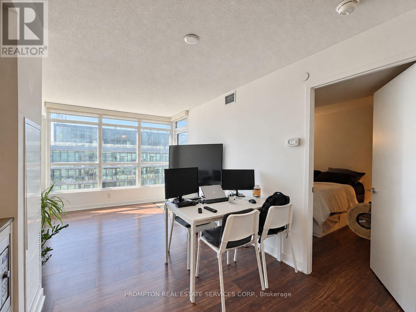 1615 - 80 Queens Wharf Road, Toronto, Ontario  M5V 0J3 - Photo 3 - C13869426