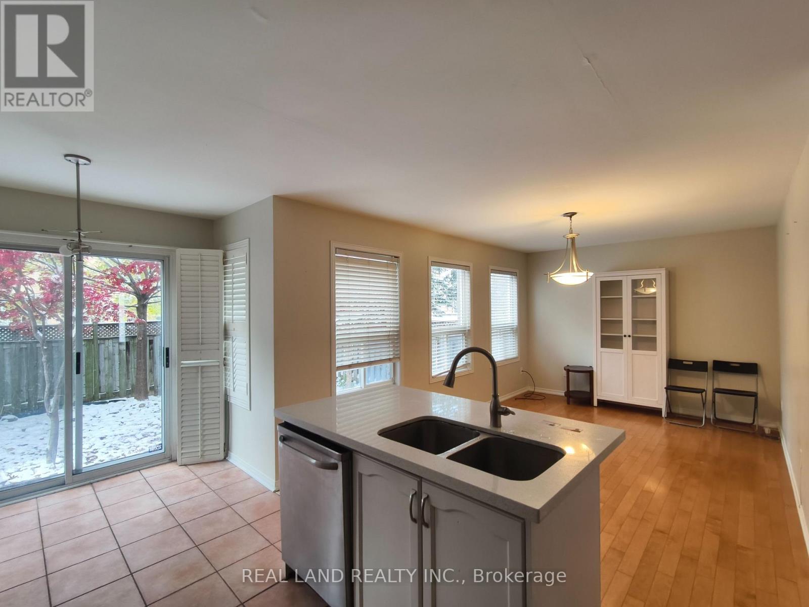 68 Waterton Crescent, Richmond Hill, Ontario  L4B 4L2 - Photo 11 - N13869392