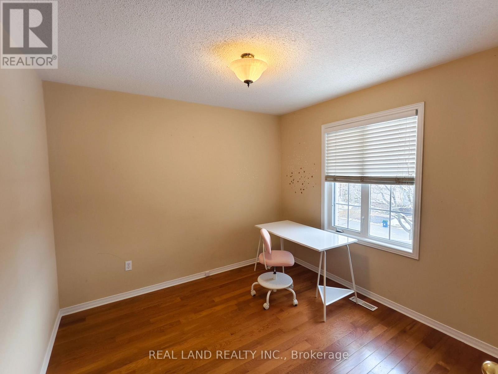 68 Waterton Crescent, Richmond Hill, Ontario  L4B 4L2 - Photo 4 - N13869392