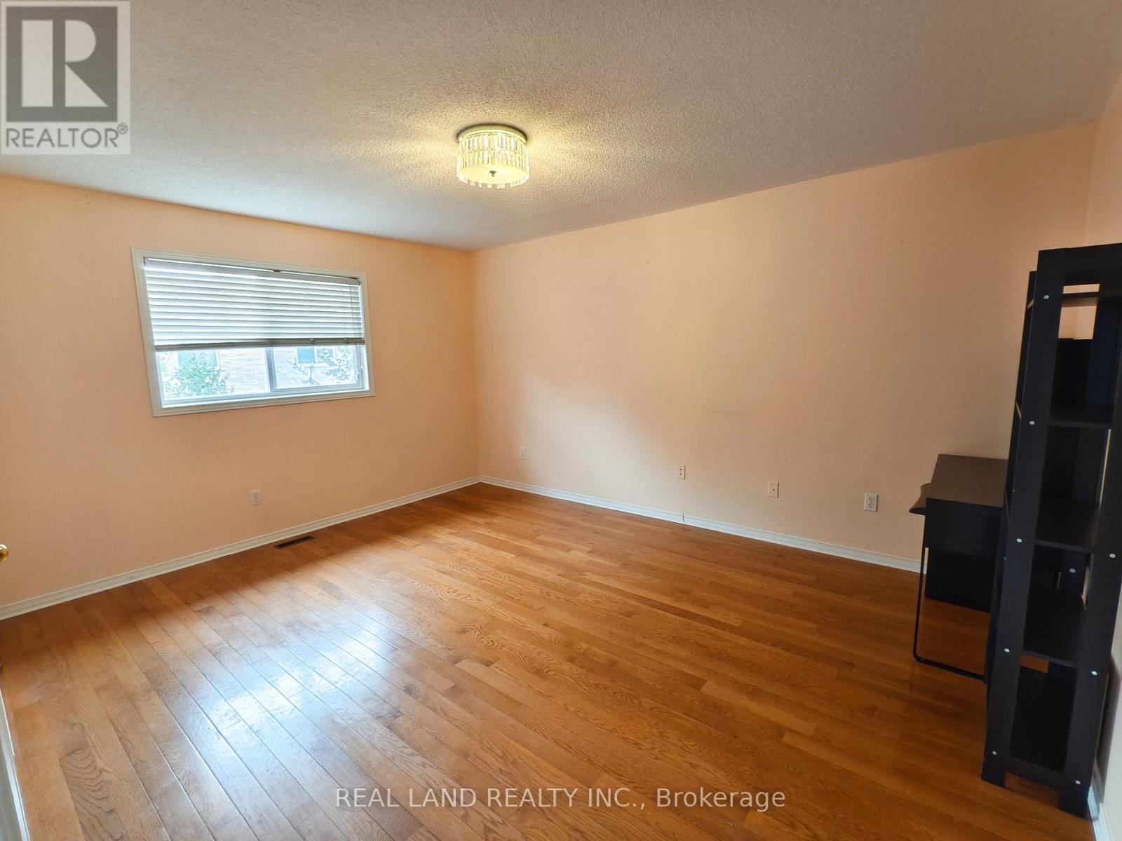 68 Waterton Crescent, Richmond Hill, Ontario  L4B 4L2 - Photo 5 - N13869392