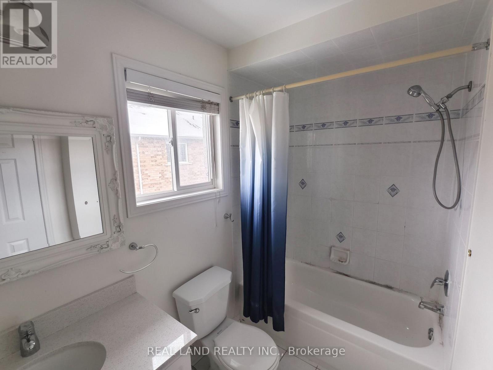 68 Waterton Crescent, Richmond Hill, Ontario  L4B 4L2 - Photo 6 - N13869392