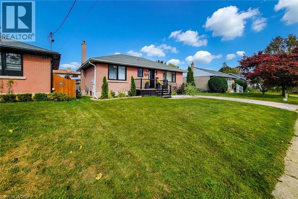 8 Albemarle Street, Brantford, Ontario  N3S 4N2 - Photo 3 - 40869444