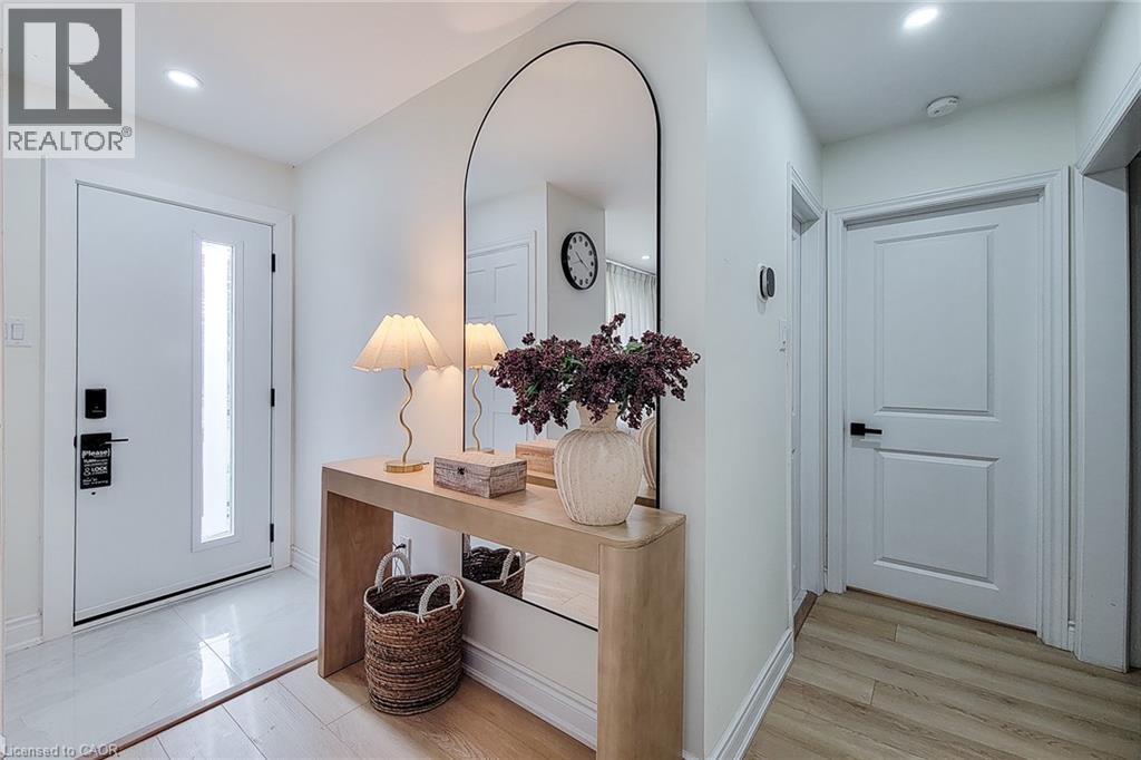 8 Albemarle Street, Brantford, Ontario  N3S 4N2 - Photo 6 - 40869444