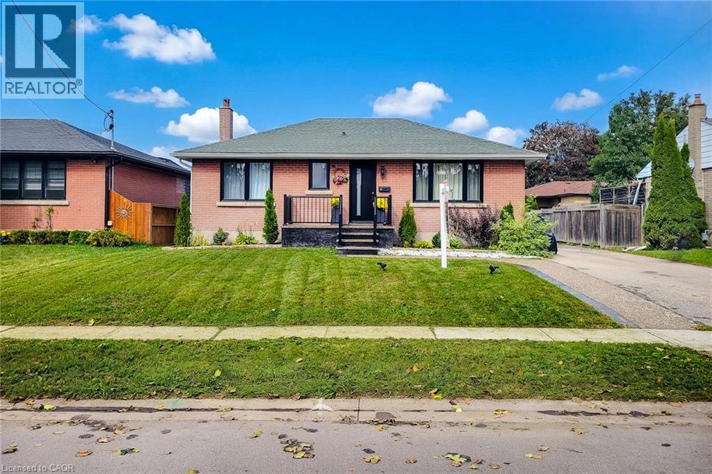 8 ALBEMARLE Street, Brantford, Ontario