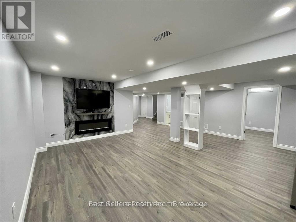 Bsmt - 32 Stephanie Avenue, Brampton, Ontario  L6Y 0R8 - Photo 4 - W13869356
