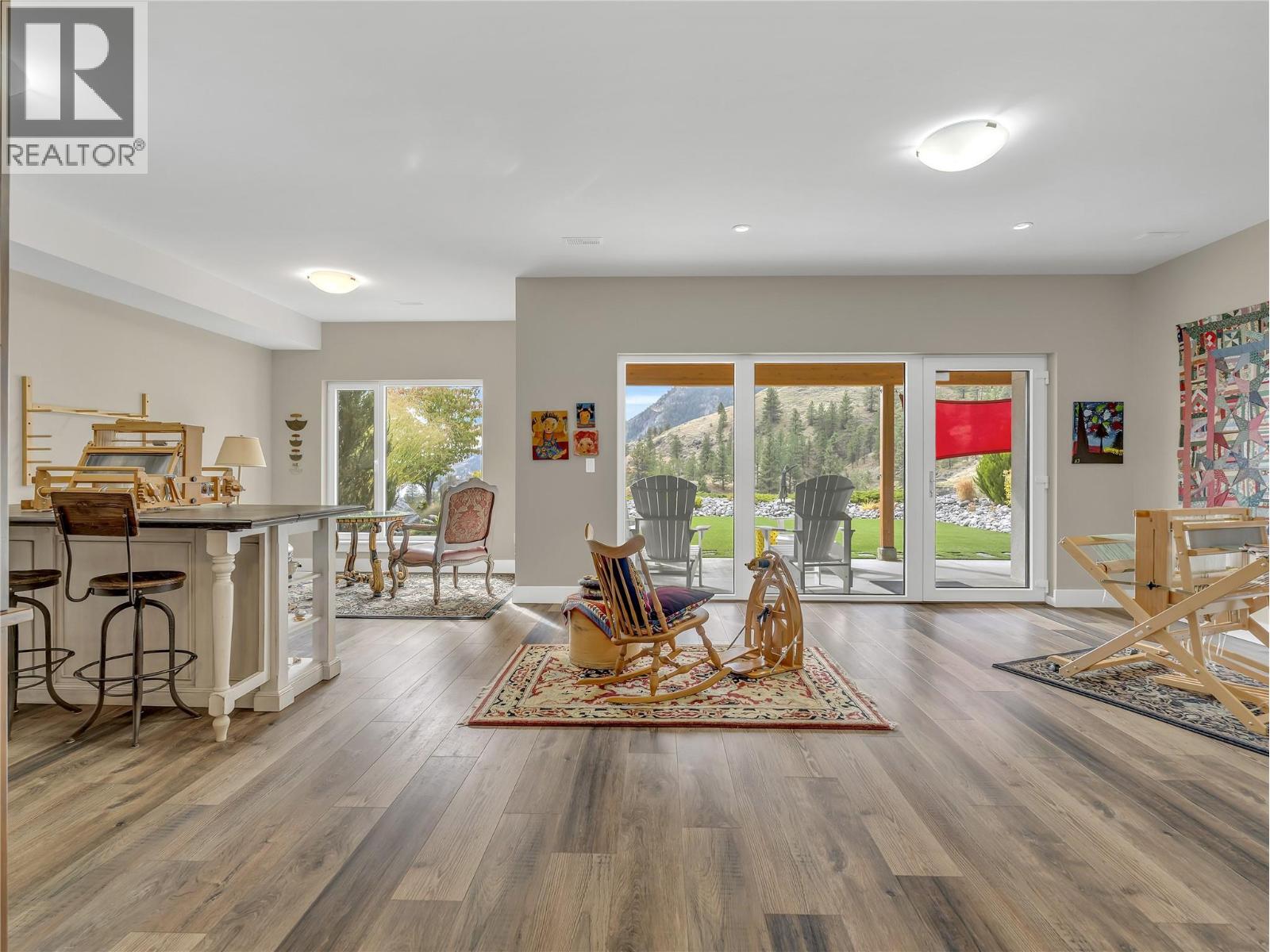 118 RIDGE View