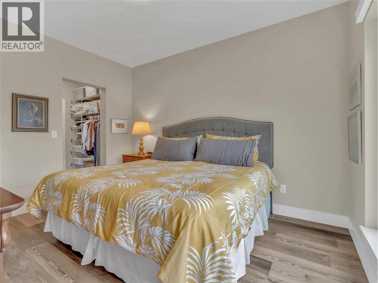 118 RIDGE View