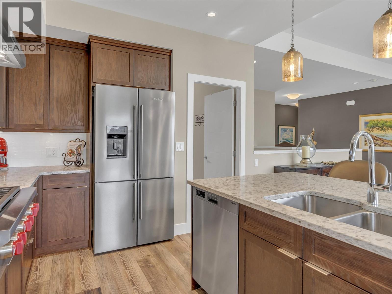 118 RIDGE View