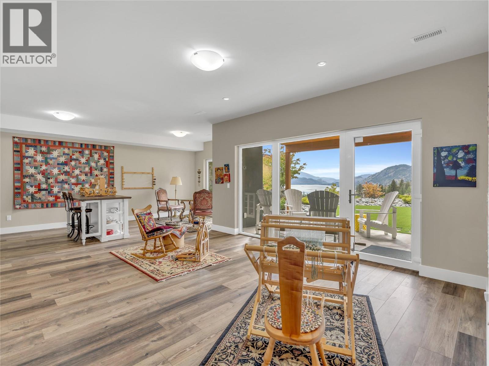 118 RIDGE View