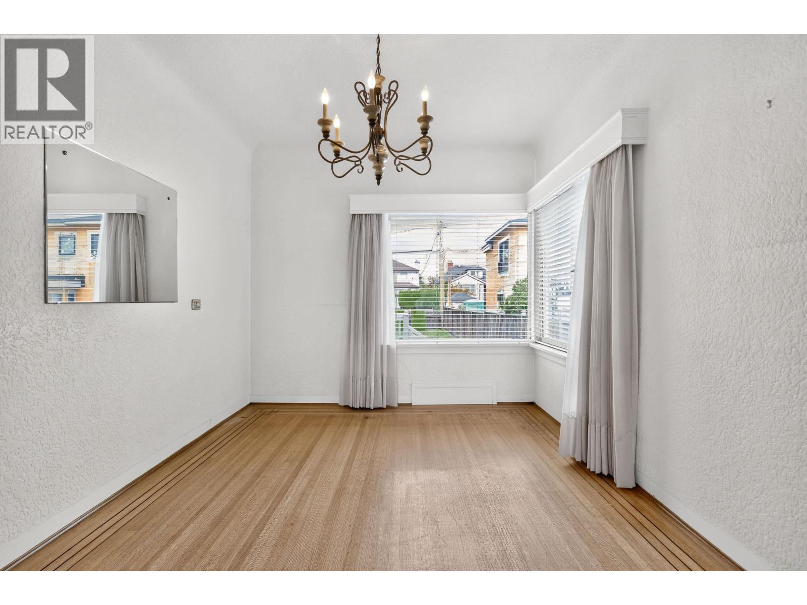 2345 W 18th Avenue, Vancouver, British Columbia  V6L 1A7 - Photo 9 - R3172550