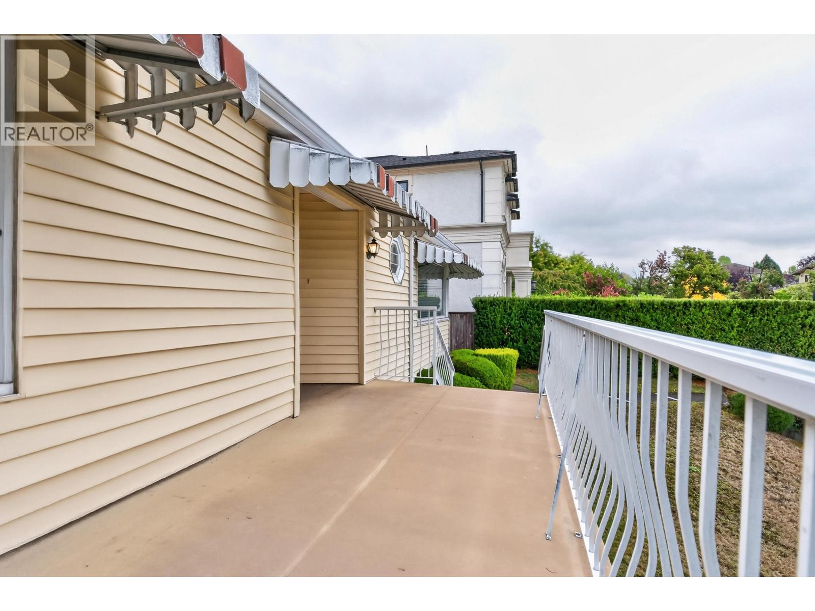 2345 W 18th Avenue, Vancouver, British Columbia  V6L 1A7 - Photo 3 - R3172550