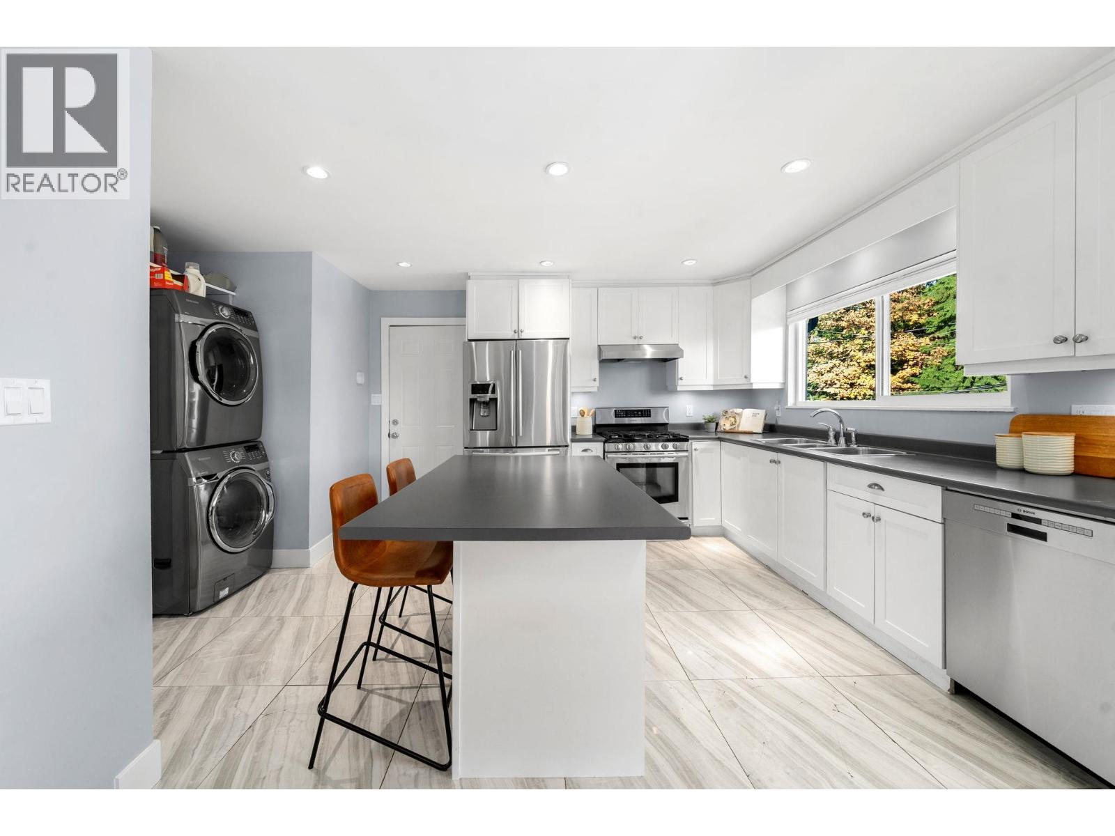 1147 Deep Cove Road, North Vancouver, British Columbia  V7G 1S4 - Photo 10 - R3173059