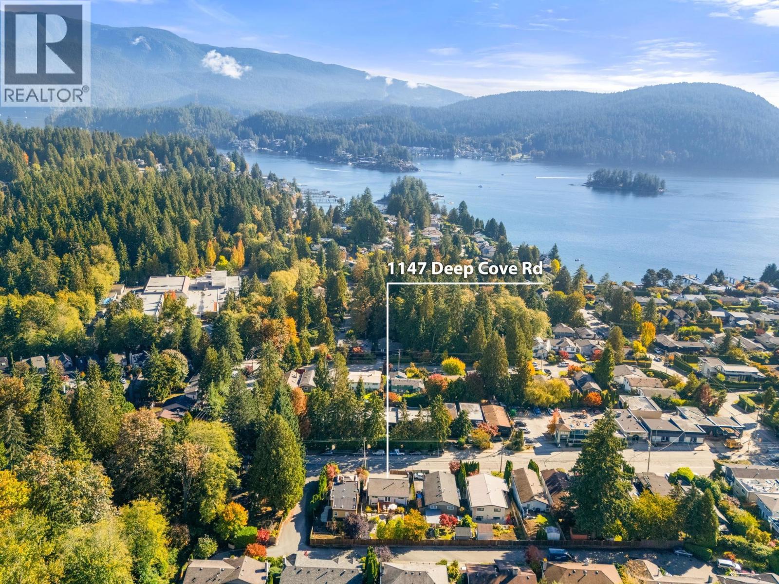 1147 Deep Cove Road, North Vancouver, British Columbia  V7G 1S4 - Photo 2 - R3173059