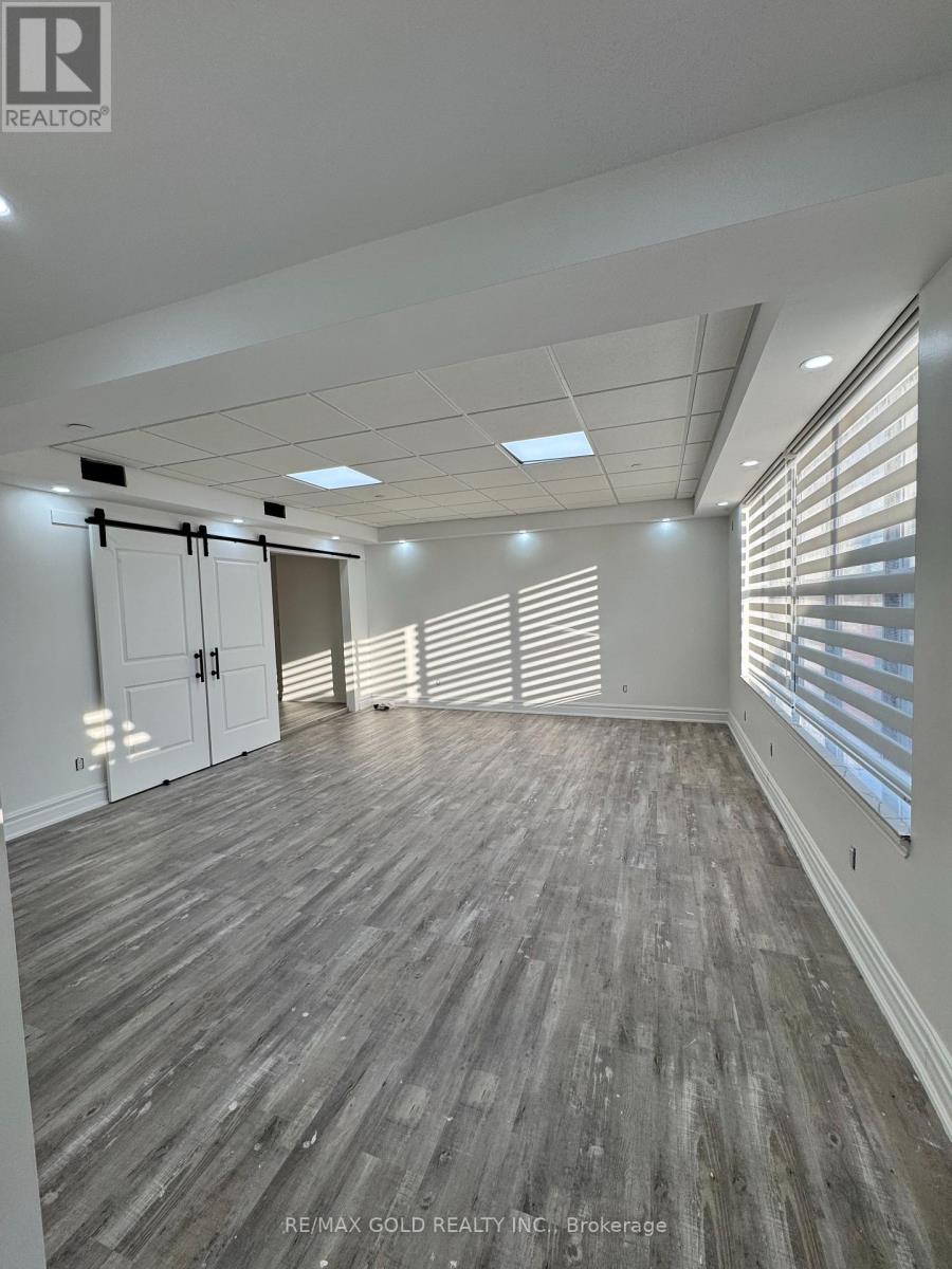 11 (Upper Floor) - 7015 Tranmere Drive, Mississauga, Ontario  L5S 1T7 - Photo 3 - W13869466