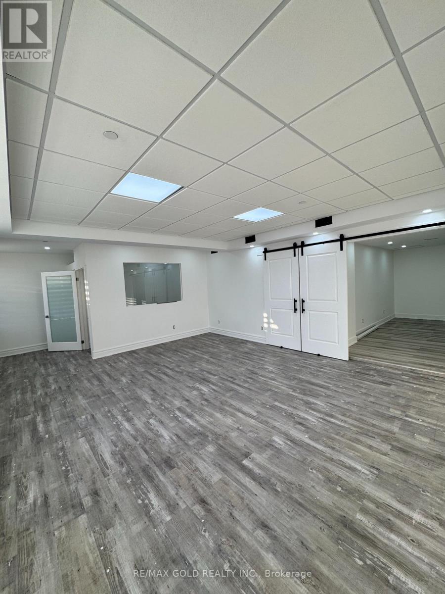 11 (Upper Floor) - 7015 Tranmere Drive, Mississauga, Ontario  L5S 1T7 - Photo 4 - W13869466