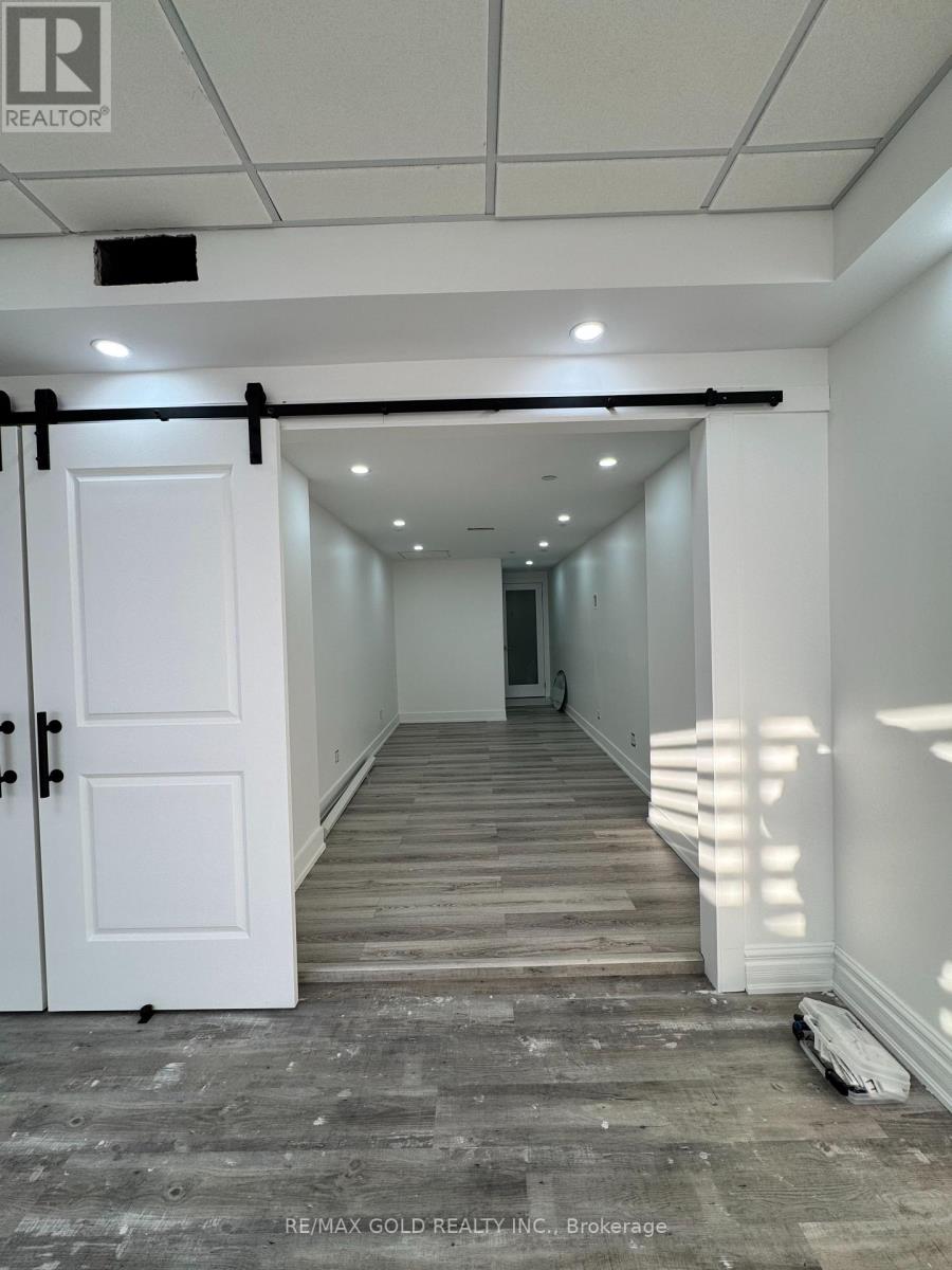 11 (Upper Floor) - 7015 Tranmere Drive, Mississauga, Ontario  L5S 1T7 - Photo 6 - W13869466