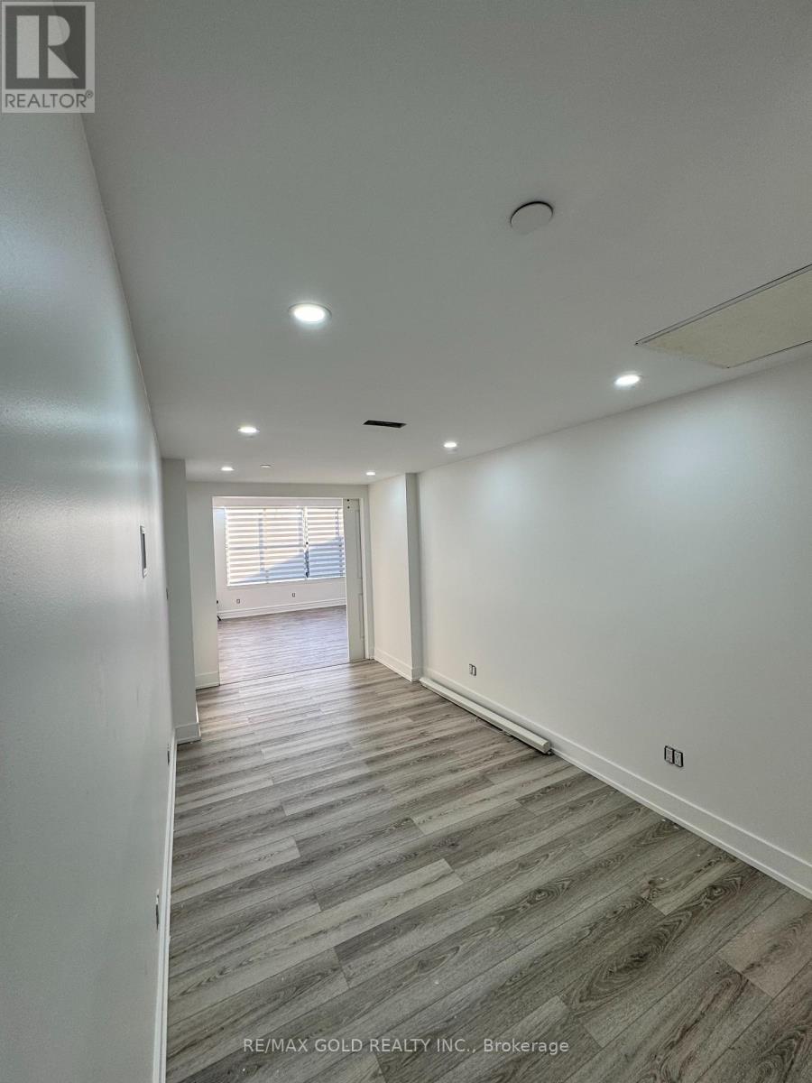 11 (Upper Floor) - 7015 Tranmere Drive, Mississauga, Ontario  L5S 1T7 - Photo 7 - W13869466