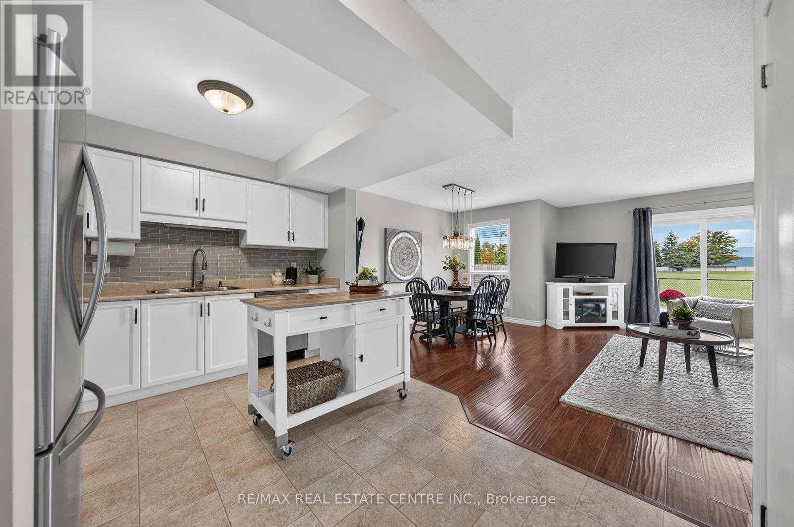 50 Calvin Court, Cambridge, Ontario  N3C 4J5 - Photo 5 - X13865398