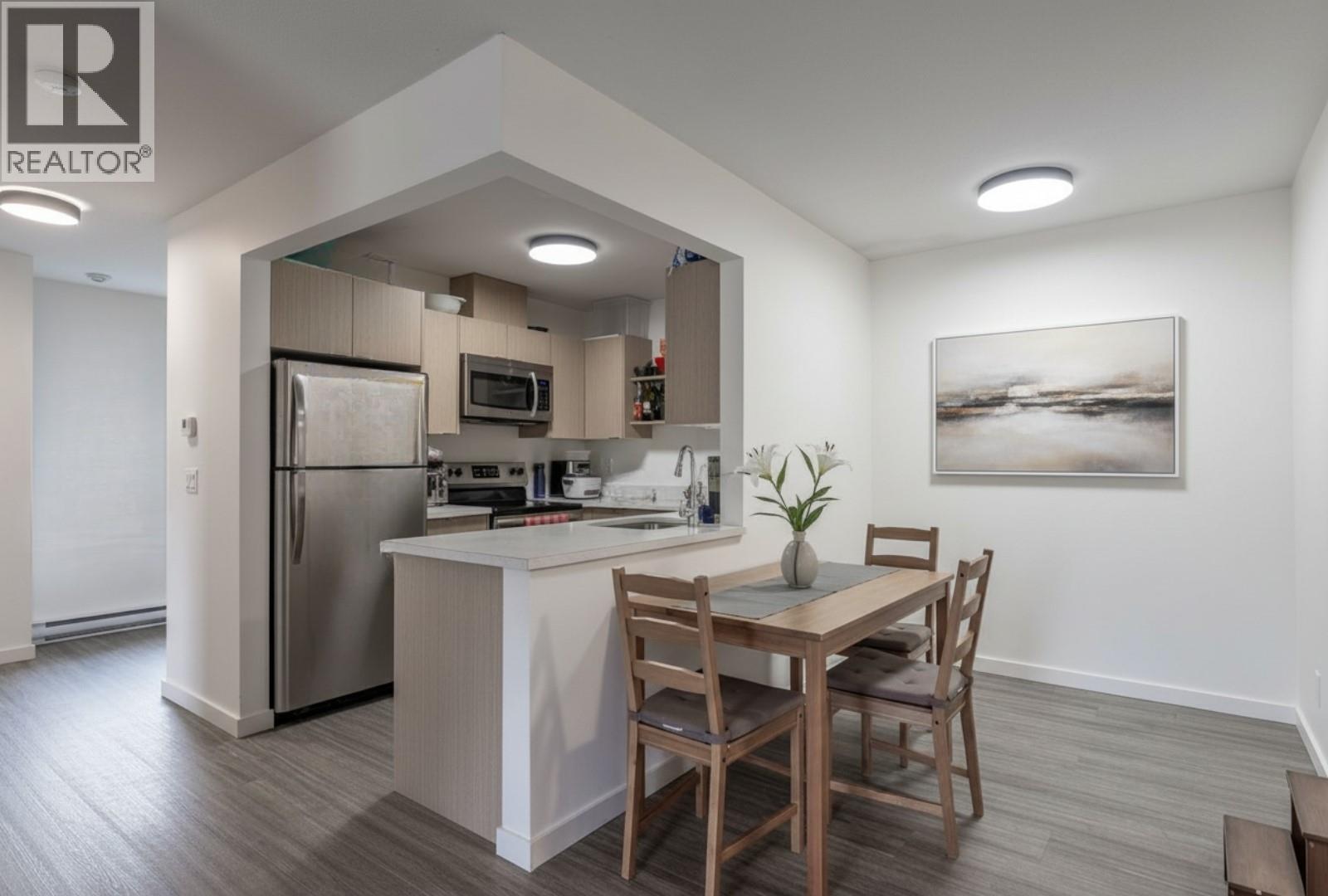 3160 De Montreuil Court Unit# 413