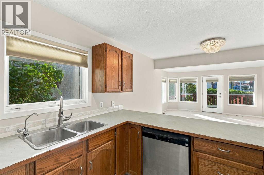 6, 717 7 Street Veterans Way