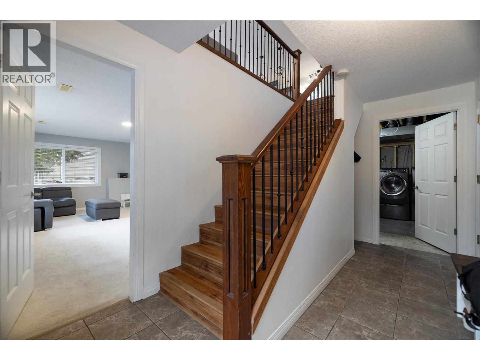 3945 Highland Park Crescent