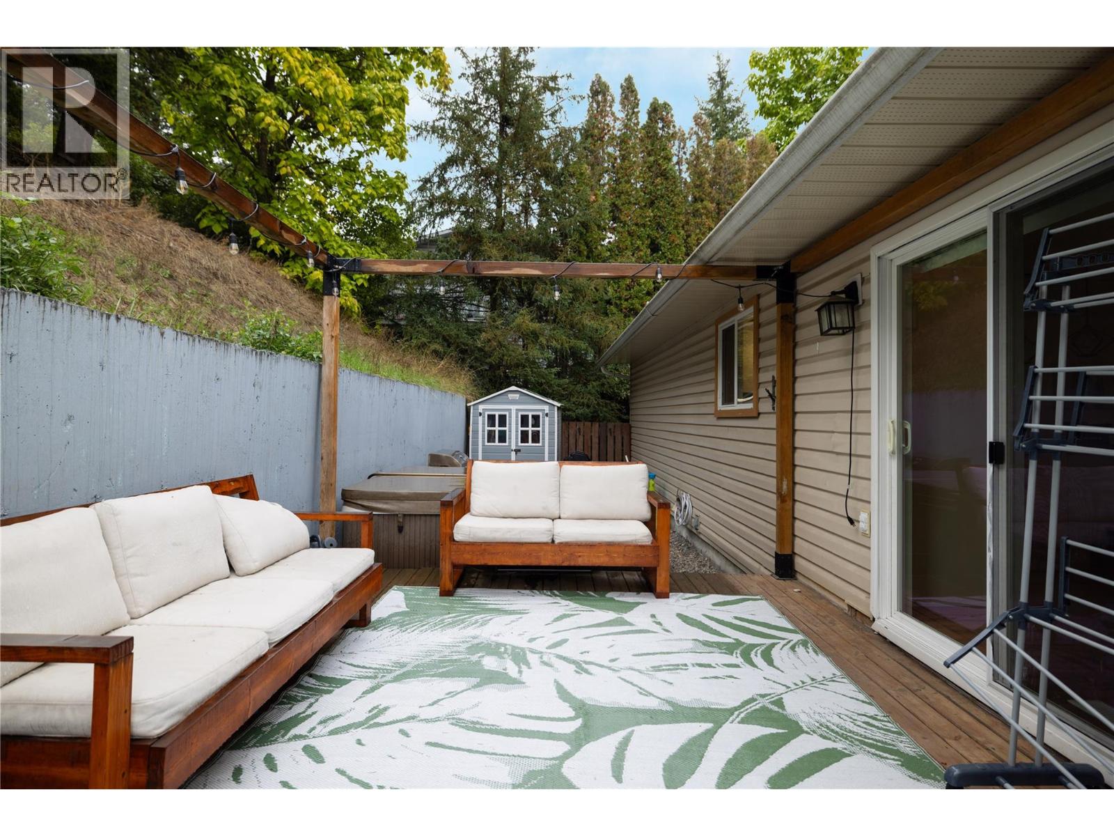 3945 Highland Park Crescent