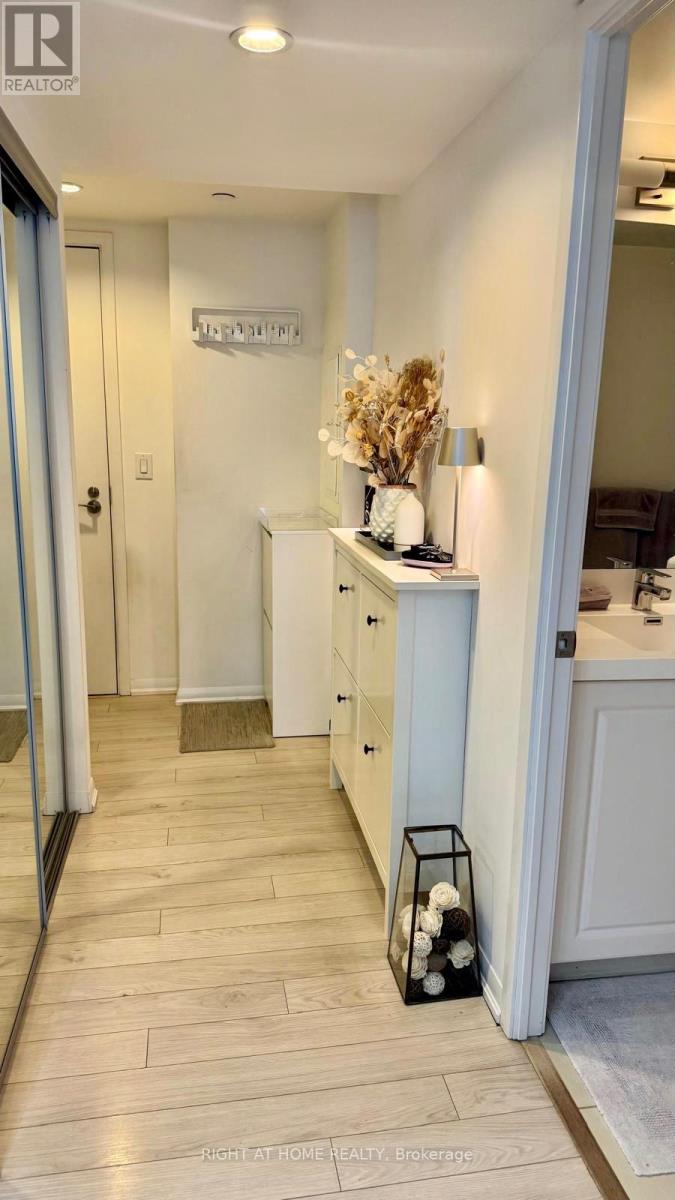 905 - 3091 Dufferin Street, Toronto, Ontario  M6A 0C4 - Photo 12 - W13848446