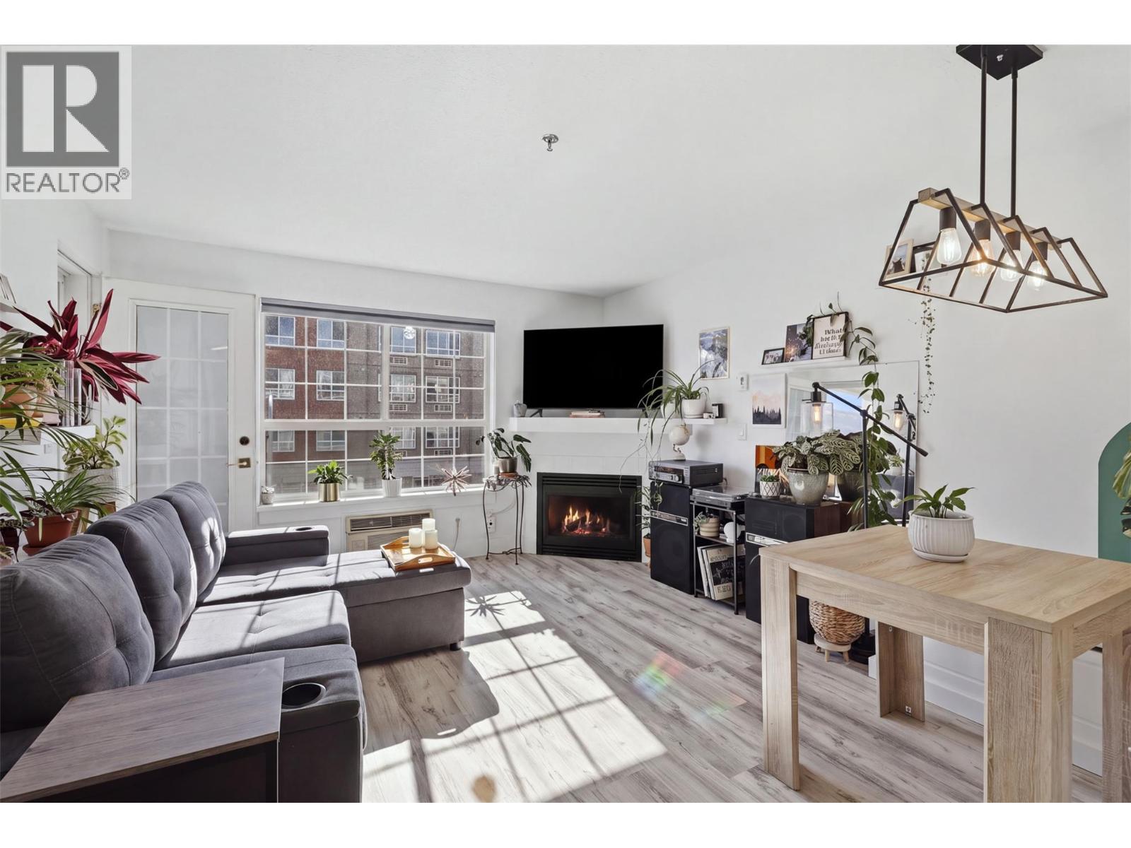 554 SEYMOUR Street Unit# 312