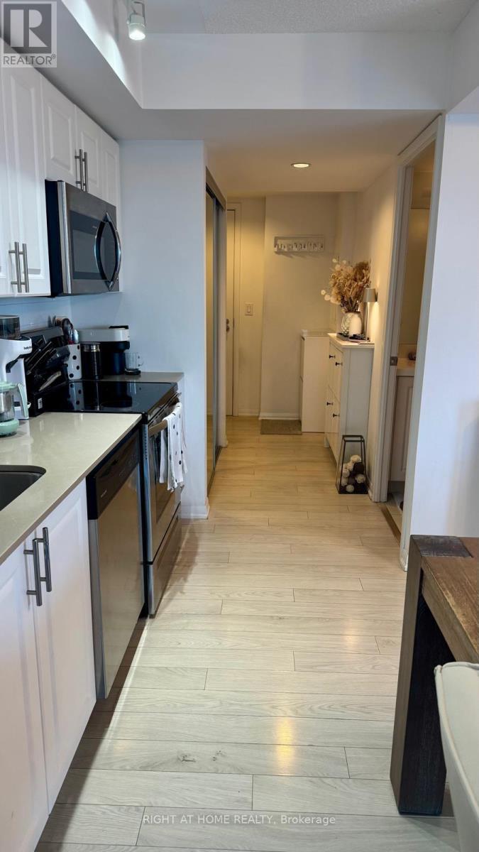 905 - 3091 Dufferin Street, Toronto, Ontario  M6A 0C4 - Photo 13 - W13848446