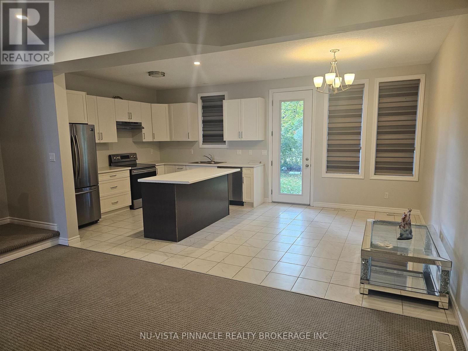 2039 Cedarpark Drive, London North, Ontario  N5X 0N2 - Photo 2 - X13869558