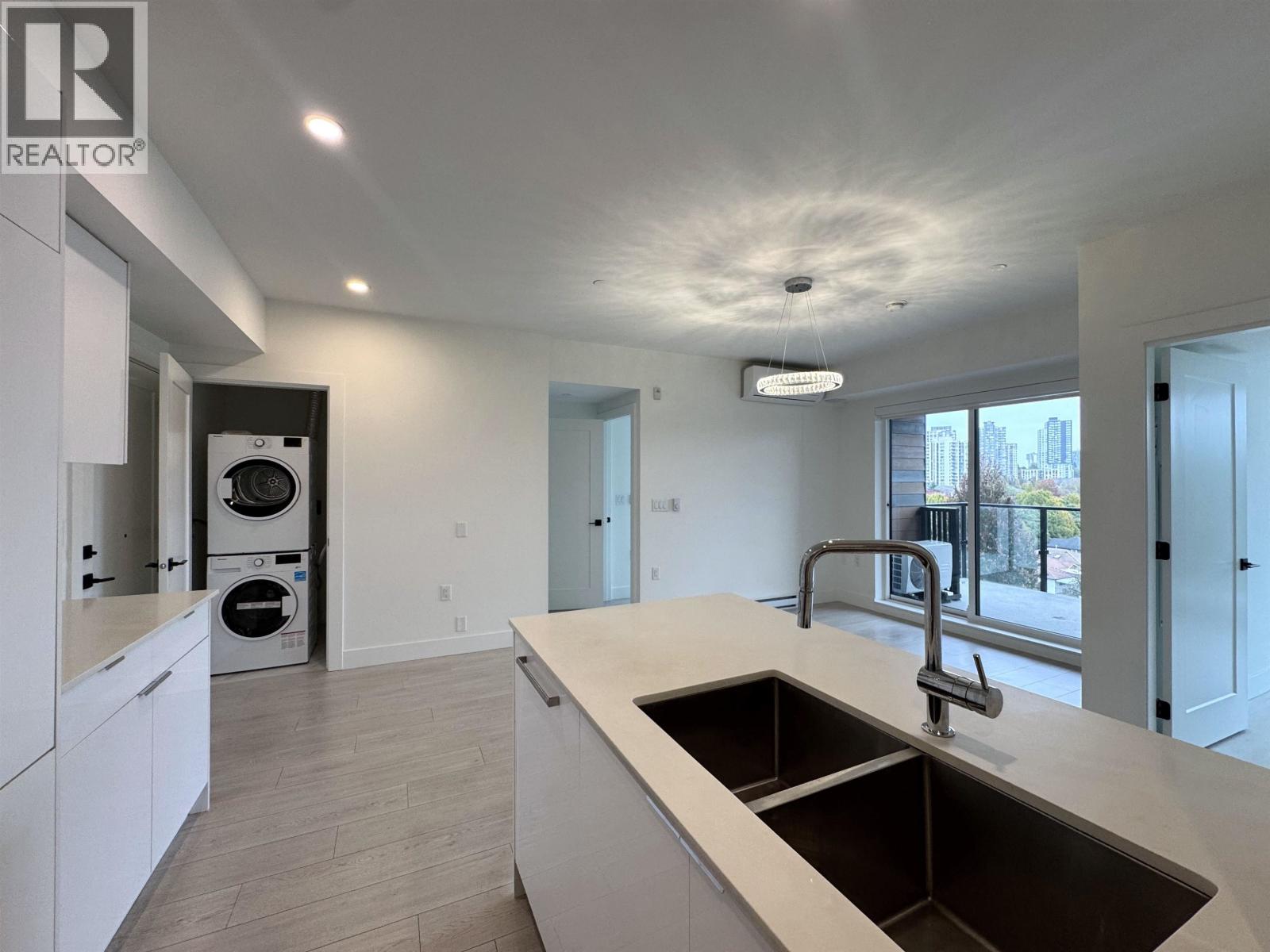 602 5399 Joyce Street, Vancouver, British Columbia  V5R 4H3 - Photo 5 - R3173073